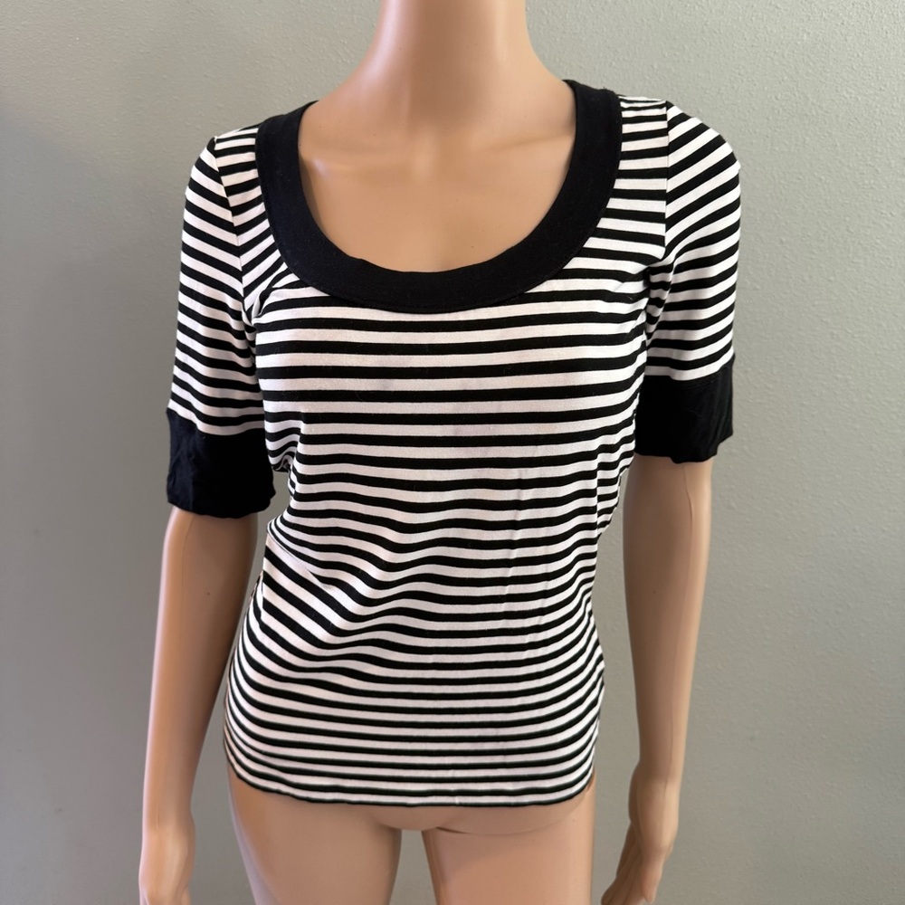 St. John Black and White Striped top shirt blouse boat neck Sz P 3/4 sleeve